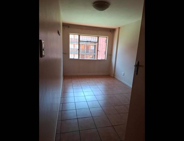 2 BEDROOM PROPERTY TO RENT IN DIE HOEWES